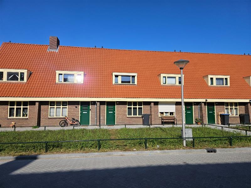 Terraced house for rent: de Ruiterstraat 13, Leonardus Helmond